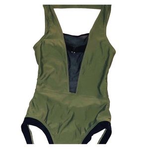 Never Been Worn One Piece Swimsuit, Cupshe M